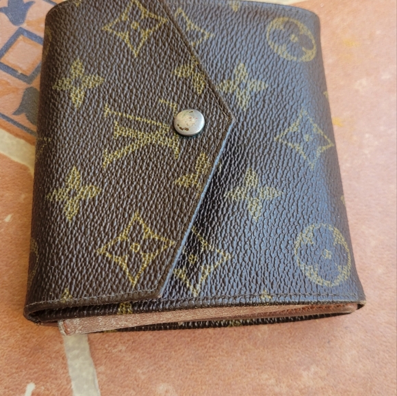 Louis vuitton foldable wallet - Picture 7 of 9